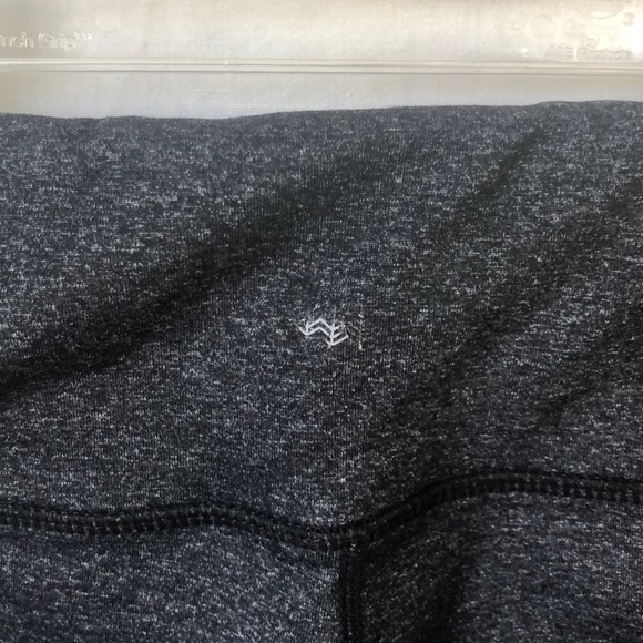 ☀️Donating Soon☀️Cory Vines Leggings Size M - Picture 5 of 5